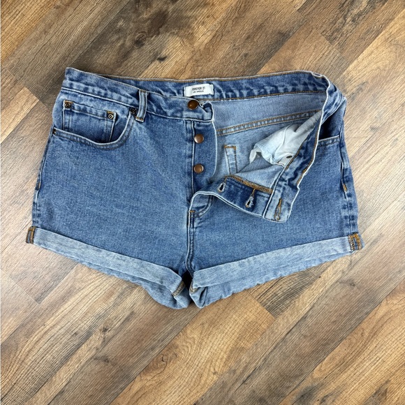 Women’s forever 21 shorts - Picture 1 of 4